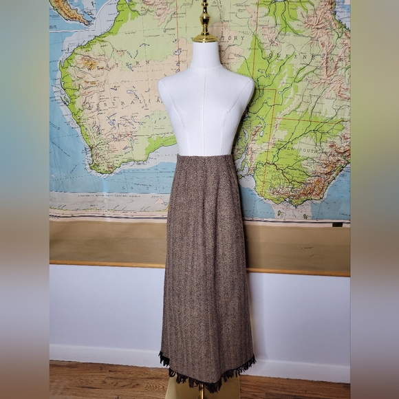 Harv'e Benard Sport Dresses & Skirts - Vintage Harv'e Benard Sport Brown Wool Tweed Skirt With Fringe Size 10